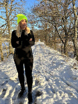 Damen Lange Unterhose Outdoor – Thermoleggings bei Kälte und Schnee getragen – Swiss-Crafting