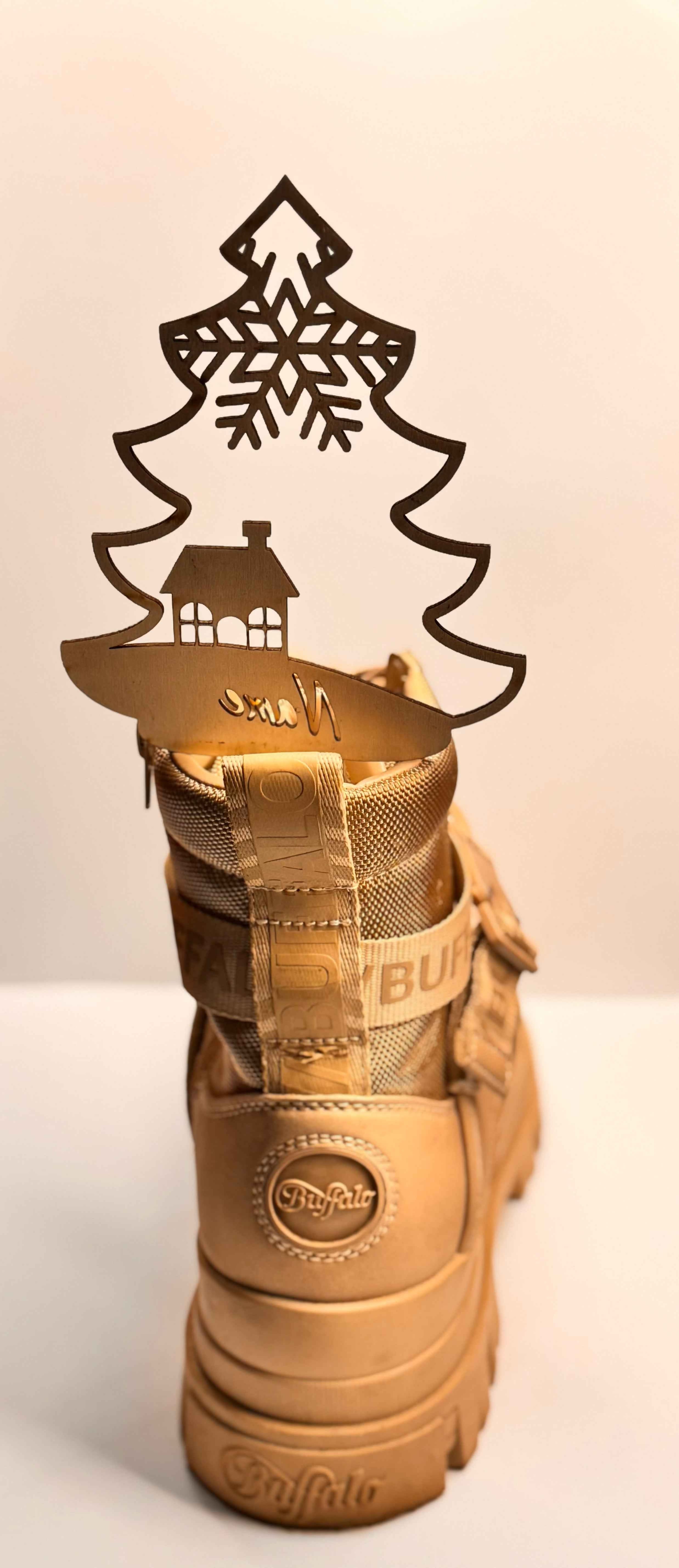 Samichlaus Stiefel mit Samichlaus Stiefel Schild und personalisiertem Namensschild