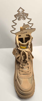 Samichlaus Stiefel mit Samichlaus Stiefel Schild und personalisiertem Namensschild
