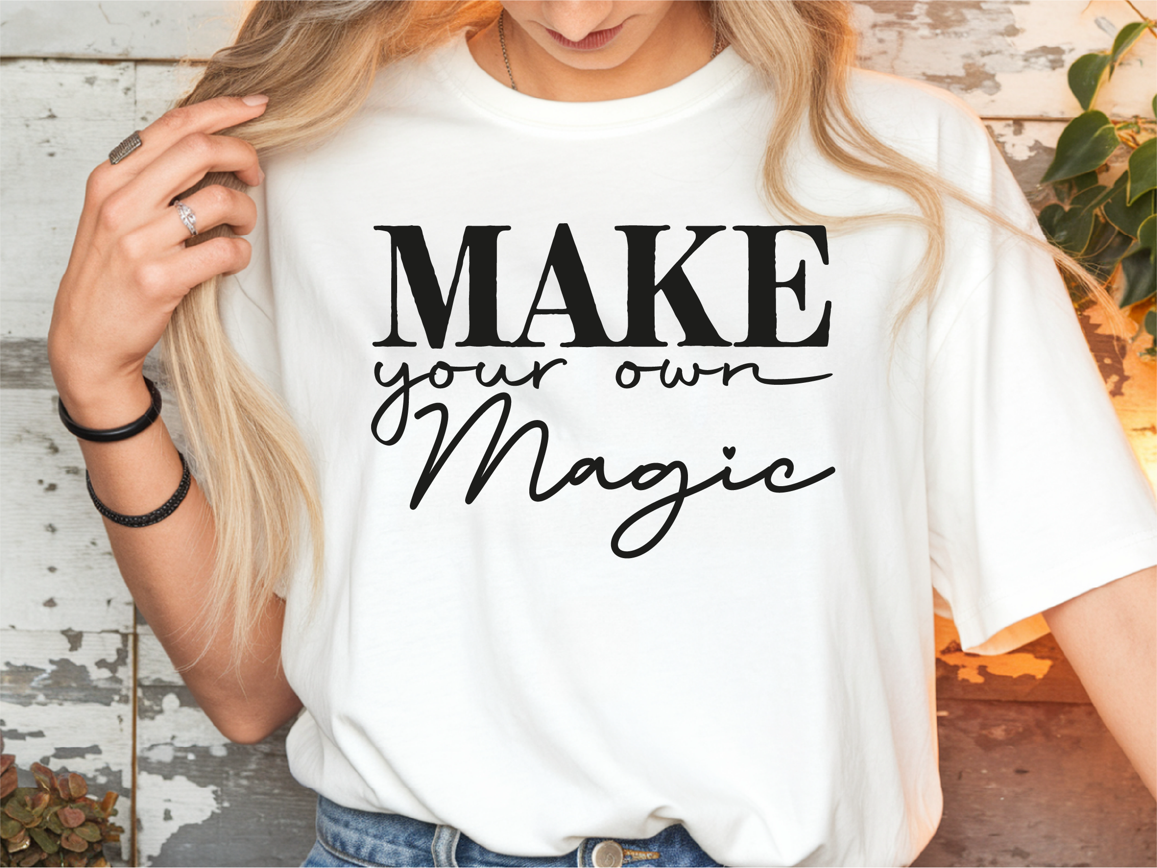 T-Shirt – „Make your own Magic"